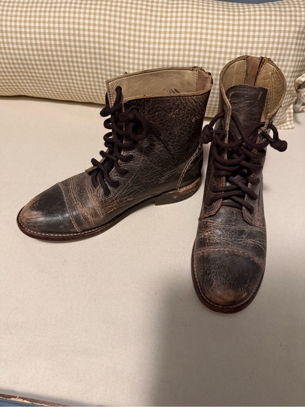 Bed Stu Women's Distressed Brown Leather Lace-Up Ankle Boots